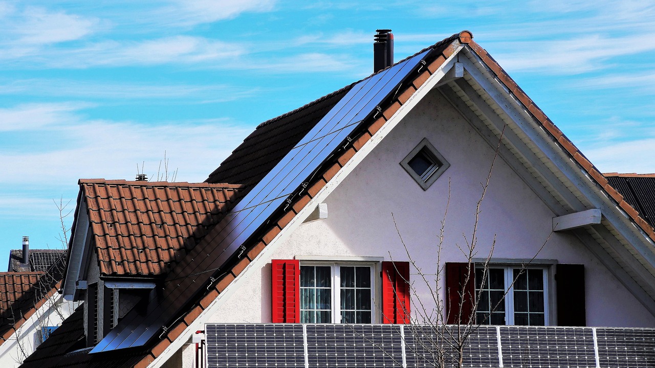 cate panouri solare trebuie pentru o casa