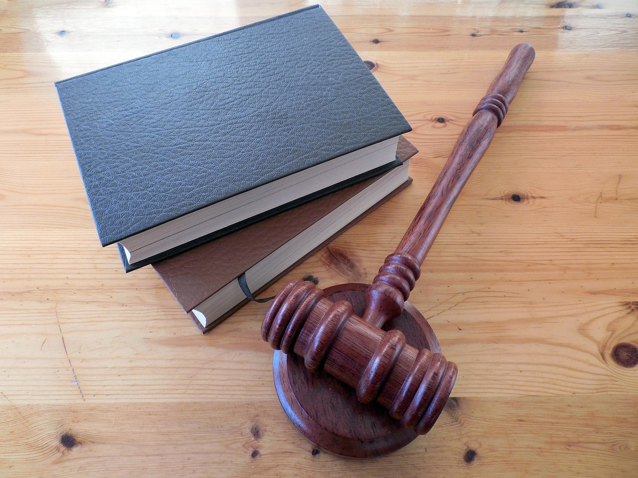 Ce faci când legislația se schimbă în timpul redactării unor lucrări de licență la drept?